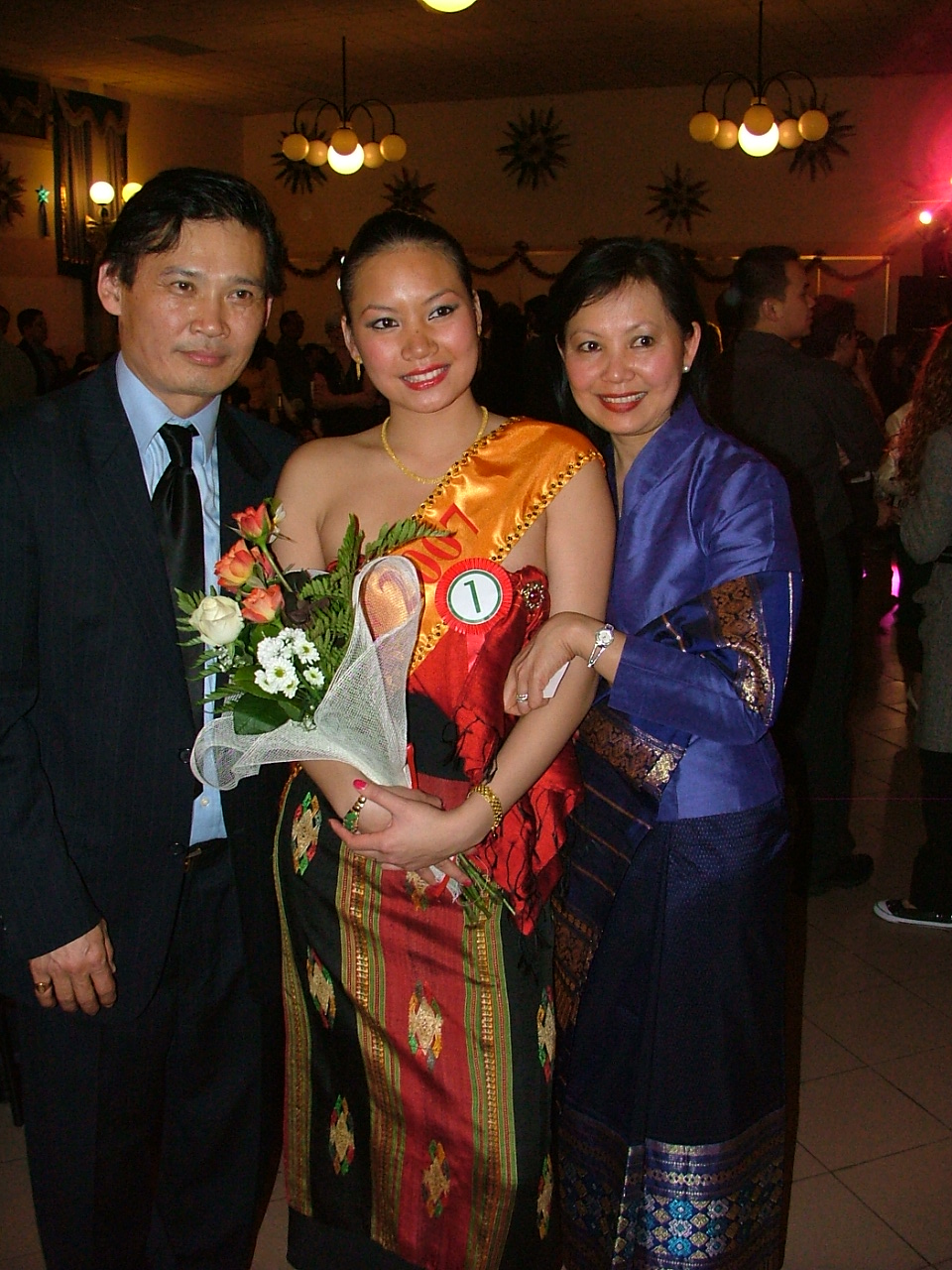 soirée pimay lao 2007associa.femmes lao en france 400.jpg